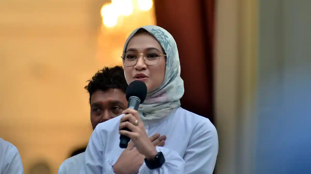 Soal Sikap Risma Minta Anak Tunarungu Bicara, Ini Tanggapan Stafsus Jokowi