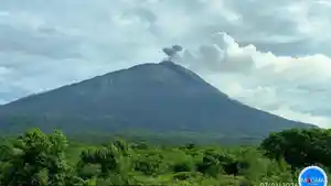 GUNUNG-LEWOTOLOK-Gunung-Lewotolok-di-Lembata-NTT-Rabu-712026.jpg