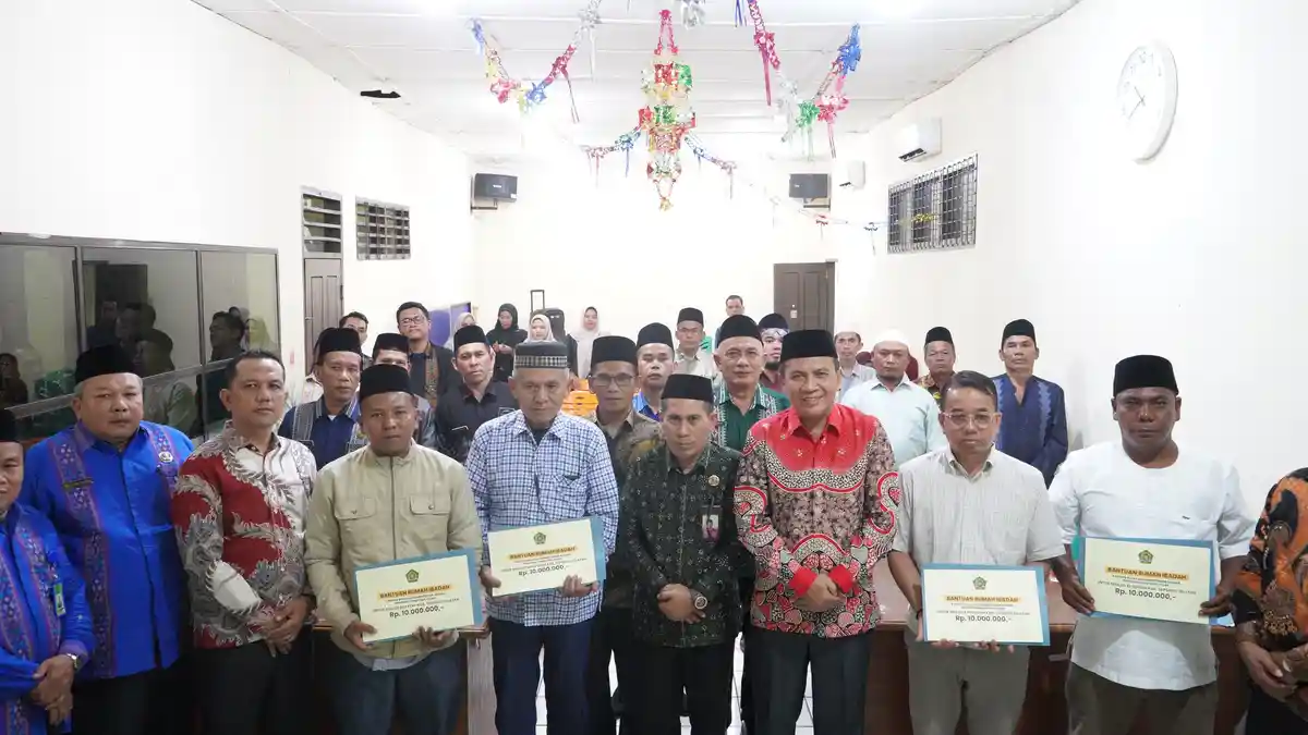 8 Masjid Terdampak Bencana di Tapsel dan Tapteng Terima Bantuan dari Kemenag Sumut