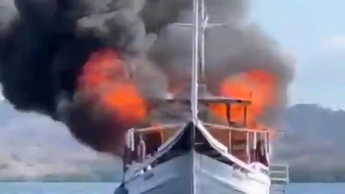 Kapal Wisata Terbakar di Taman Nasional Komodo, BTNK Sebut Tak Ada Pencemaran