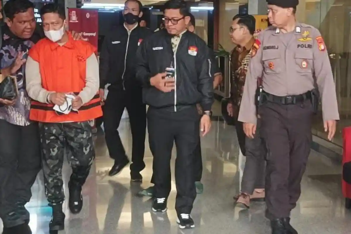 Suap Rp 7 Miliar, KPK Resmi Tahan Mantan Ketua Partai Gerindra Maluku Utara Muhaimin Syarif