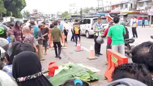 Jasad-Tri-Renni-Ditutup-Daun-Usai-Ditabrak-Truk-CPO-Suami-Ngamuk-Melihatnya.jpg