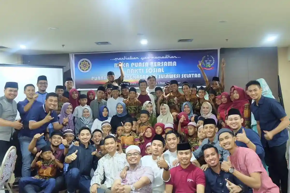 Purna Praja XXI Sedekah dengan Anak Yatim