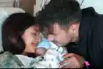 Aurelie Moeremans dan Tyler Bigenho Dikaruniai Anak Pertama