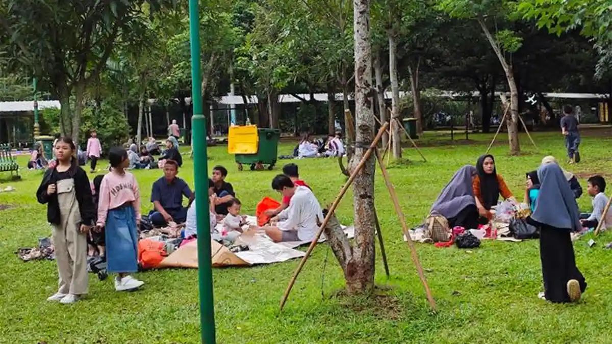 Kebun Binatang Ragunan Jadi Primadona, Capai 71 Ribu Pengunjung pada Hari Ketiga Libur Lebaran 2025