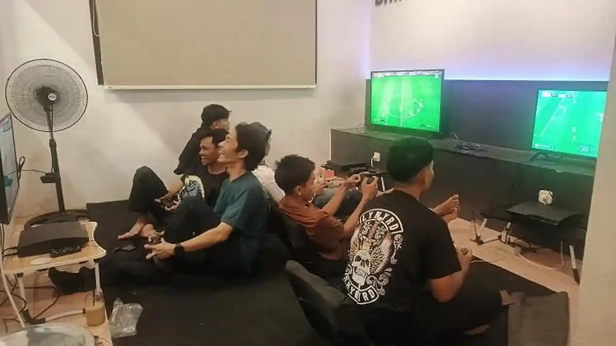Remaja Jeneponto Sulawesi Selatan Pilih Main PlayStation di Kafe Ketimbang Scroll TikTok
