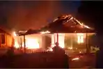 Rumah-warga-Hunggaluwa-Kabupaten-Gorontalo-terbakar.jpg