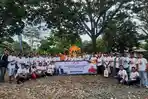 OMG-bawa-bantuan-berupa-tandon-air-dan-seragam-sekolah.jpg