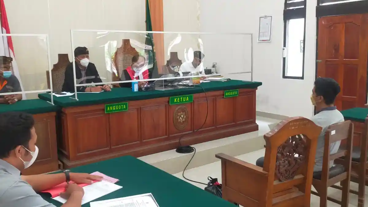 Hiraukan Prokes, Cafe Di Denpasar Utara Disidak Polisi, Pengelola Dikenakan TipiringH