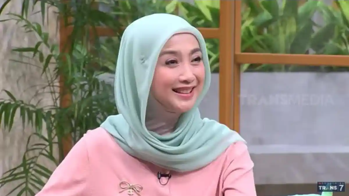 Desy Ratnasari Berpeluang Kembali Jadi Caleg DPR RI, Once dan Uya Kuya Bersaing Ketat