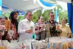 Kunjungi Rumah Budaya Sumba, Wamen Desa Apresiasi Program Wisata Alumni LPDP