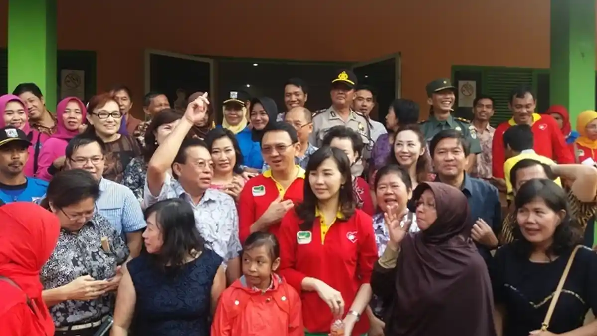 Ahok Nonton Konser DARR 2 Ditemani Istri dan Anak-anaknya