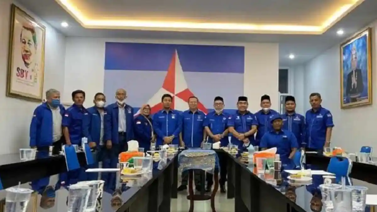 Muslim Resmi Mendaftar Calon Ketua DPD Partai Demokrat Aceh