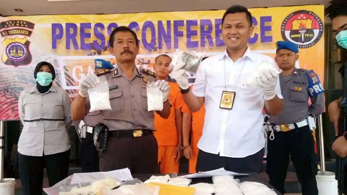 Polres Sleman Sita 31 Ribu Pil Sapi dan 35 Gram Ganja