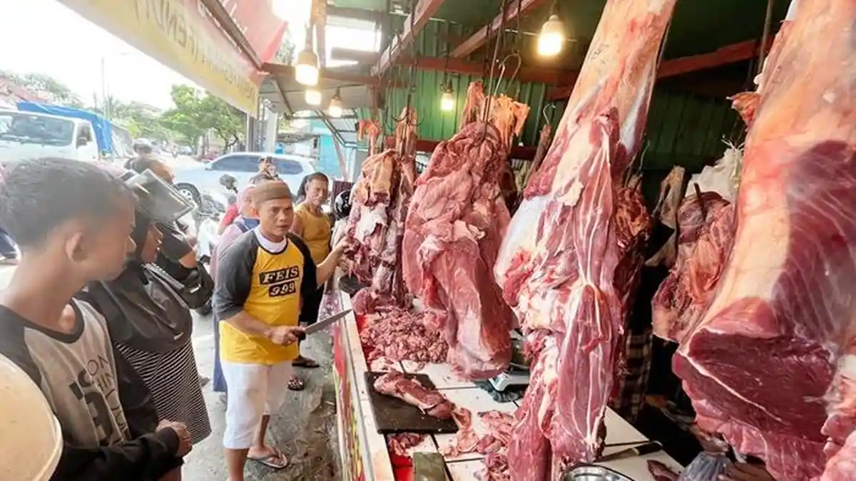 Menjelang Hari Raya Idul Fitri 2025, Warga Balikpapan Berburu Daging Segar di Feis 999