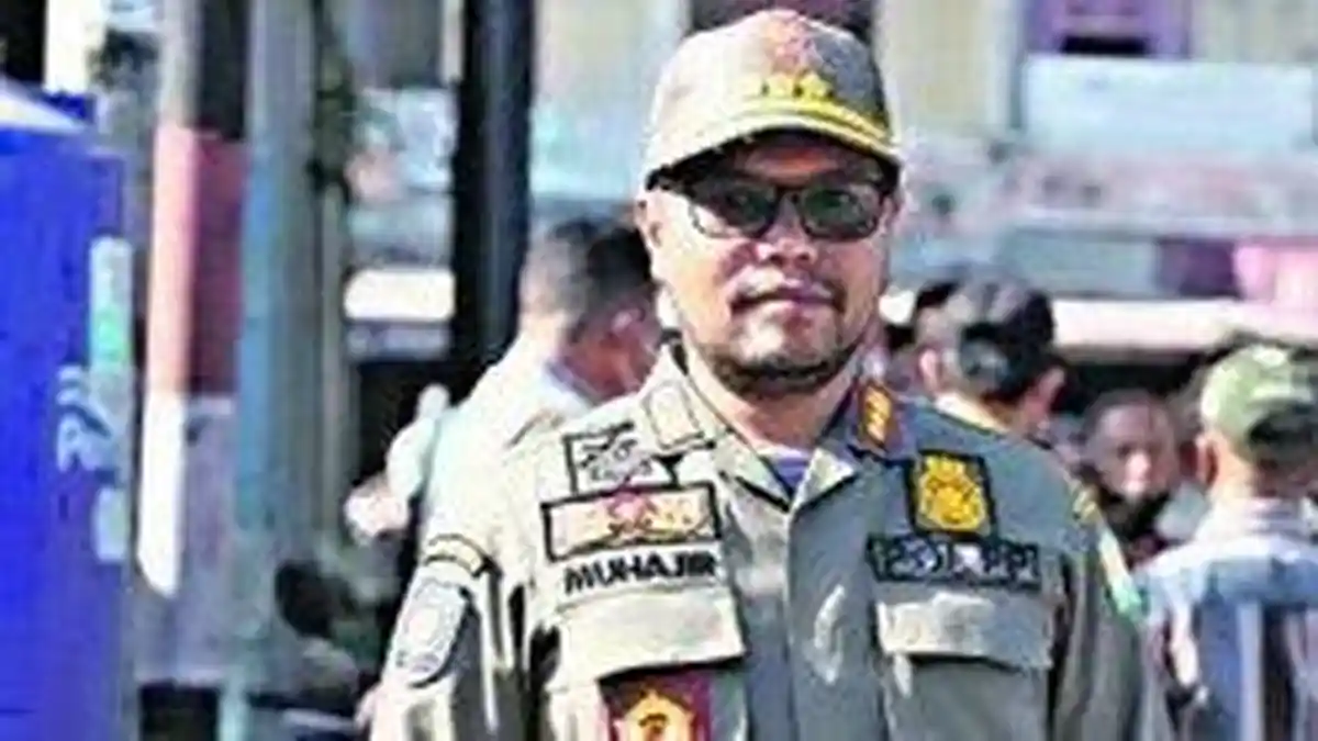 Satpol PP Aceh Besar Bongkar Paksa Puluhan Bangunan Liar di Tepi Jalan