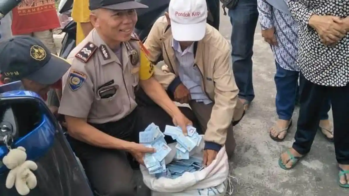 Fadli Sebut Mendagri dan Dirjen Dukcapil Tidak Becus Tangani Masalah E KTP