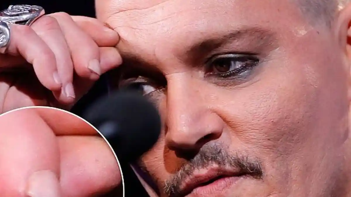 Ujung Jarinya Terpotong, Johnny Depp Selama Ini Sembunyikan Penyebabnya