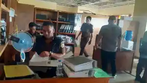 GELEDAH-DI-KANTOR-BUPATI.jpg