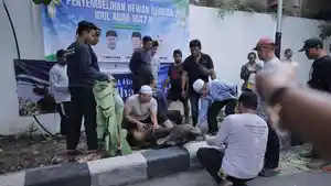 Penyembelihan-hewan-kurban-Iduladha-1447-Hijriah-di-halaman-Gedung-DPRD.jpg