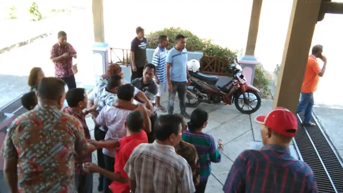BREAKING NEWS: Di NTT, Caleg Sikka Mendadak Pingsan Saat Gladi Pelantikan 