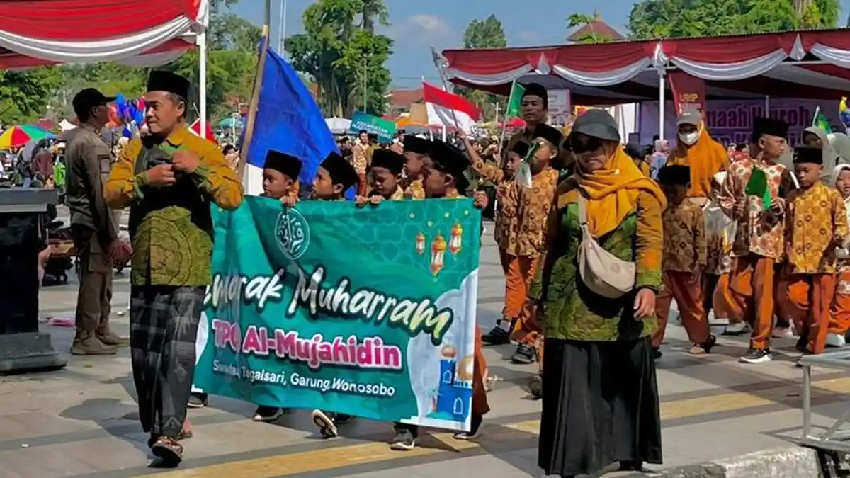 Semarak Muharram 1448 H di Wonosobo, 15 Ribu Santri Ikuti Pawai Taaruf