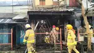 pasar-simpang-dago-terbakar-2.jpg