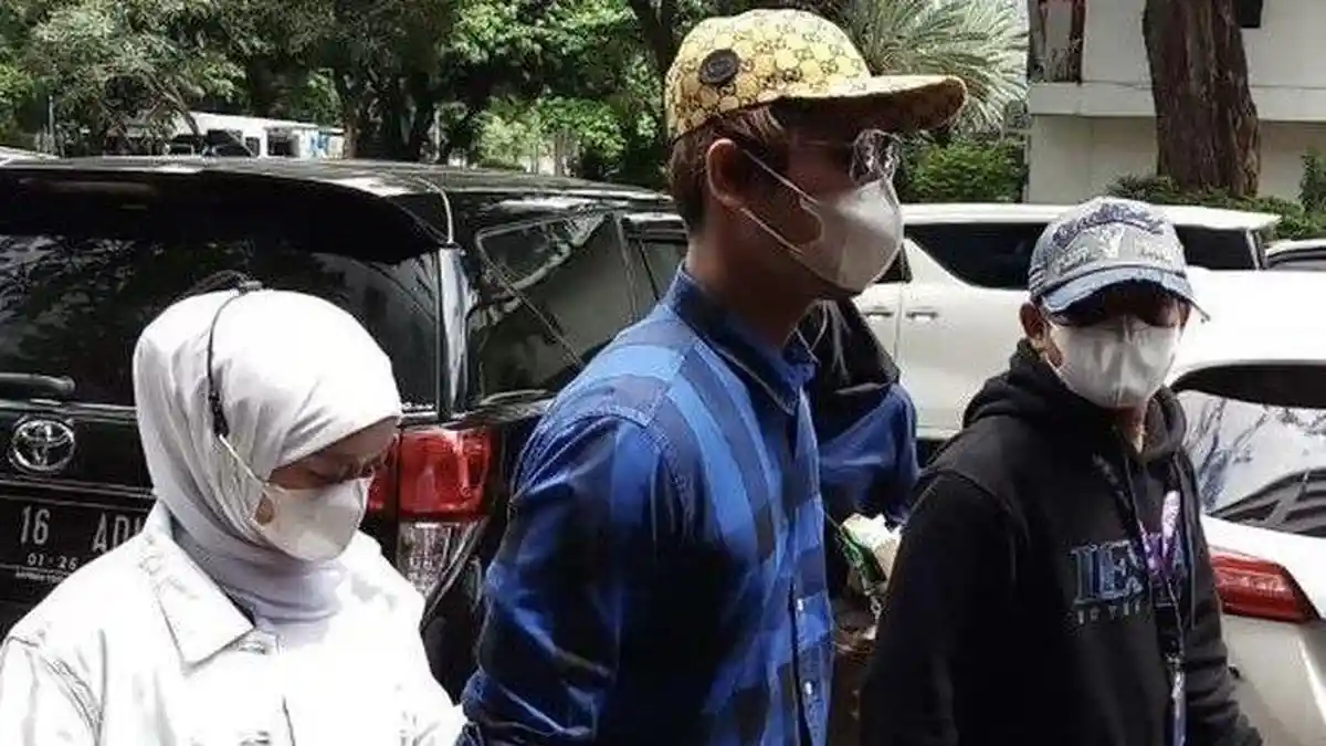 Pasangan Rizky Billar dan Lesti Kejora Diperiksa Kepolisian, Keduanya Datangi Polda Metro Jaya