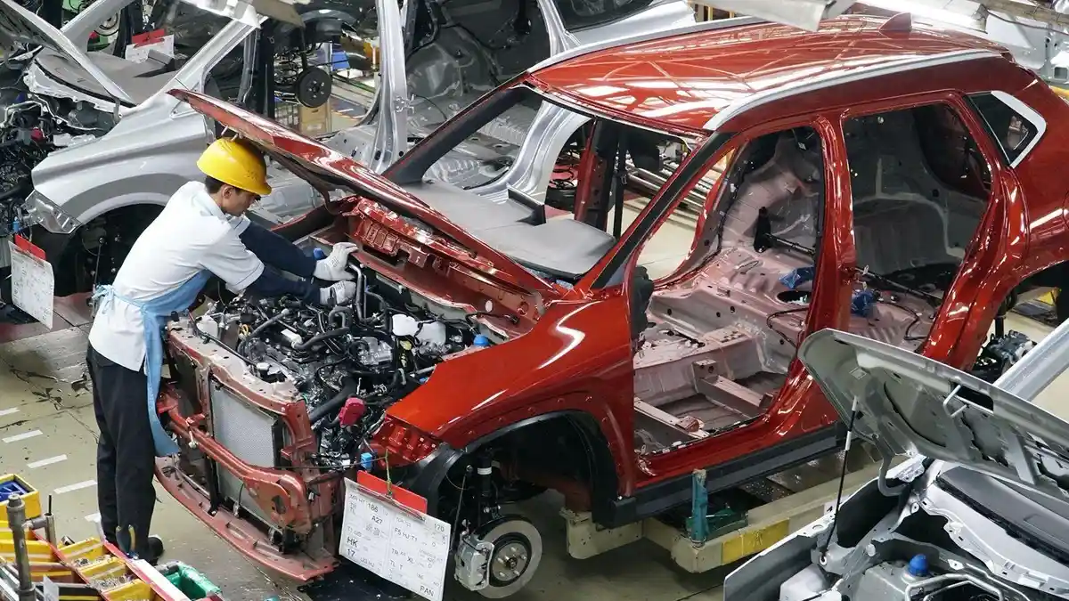 Digitalisasi Percepat Produksi Mobil, Pengamat: Tantangannya pada Kesiapan Industri dan Rantai Pasok