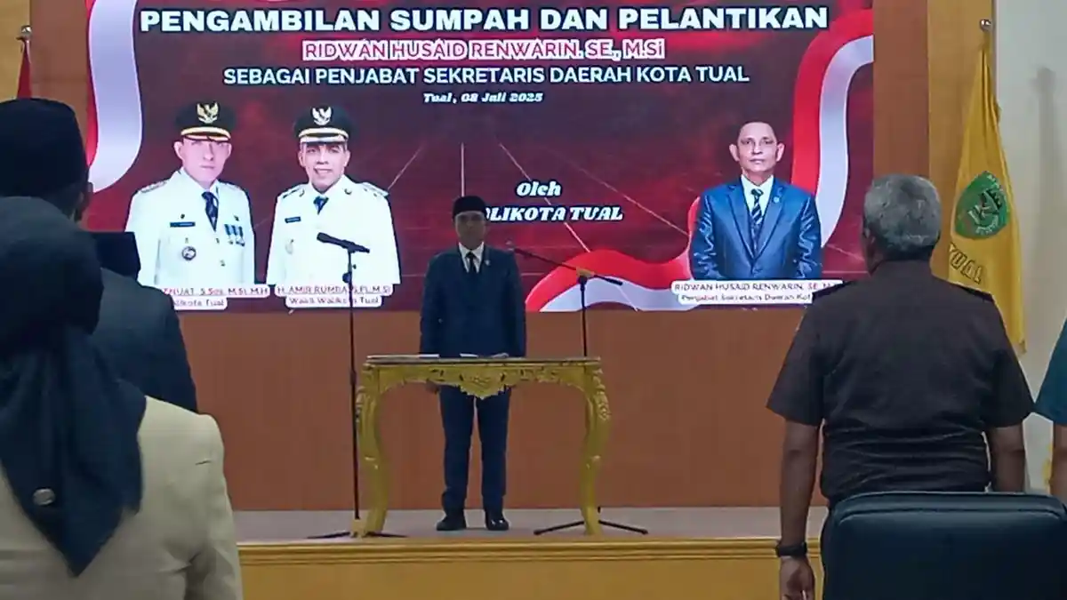 Jabat Pj Sekda Tual, Wali Kota Ingatkan Renwarin Tingkatkan Kinerja
