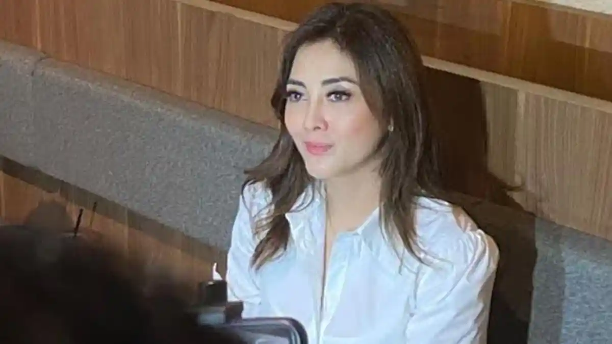 Setelah Bercerai dengan Jonathan Frizzy, Dhena Devanka Pilih Fokus ke Anak daripada Cari Jodoh
