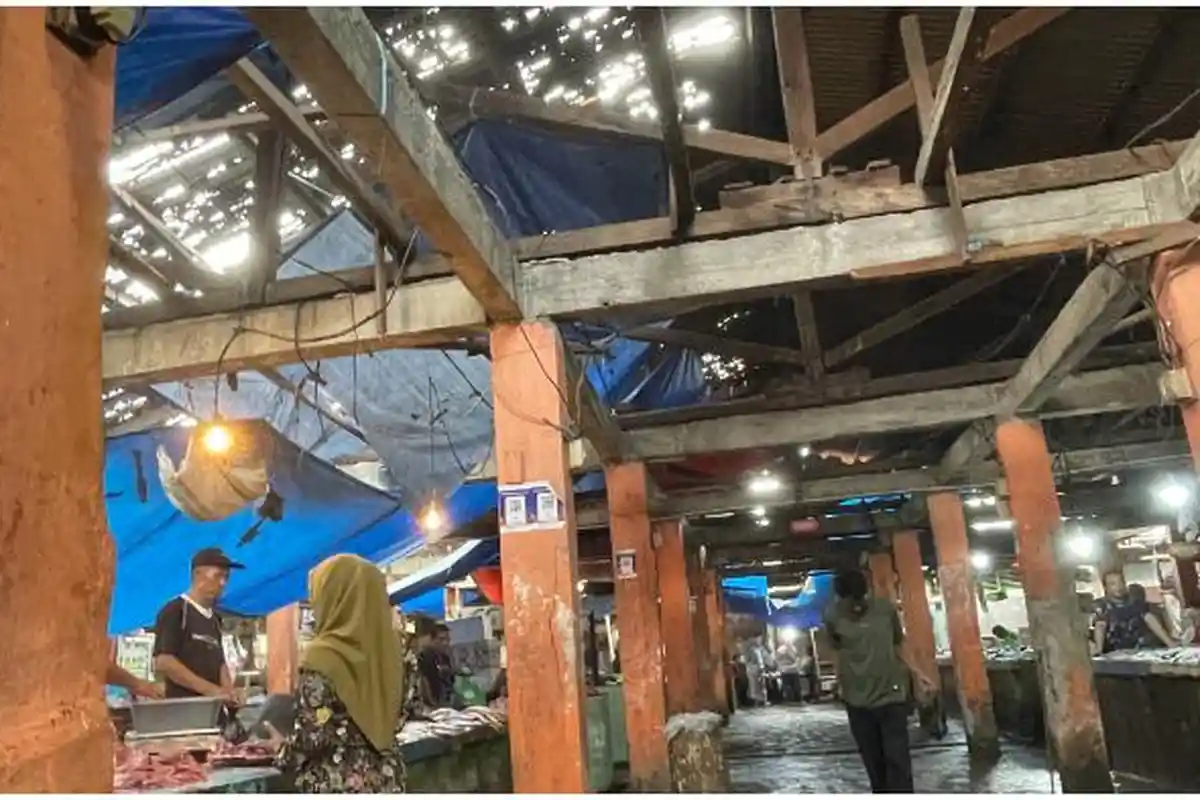 Pedagang Curhat Atap Bocor, Danny Pomanto Perintahkan PD Pasar Perbaiki Fasilitas Pasar Toddopuli