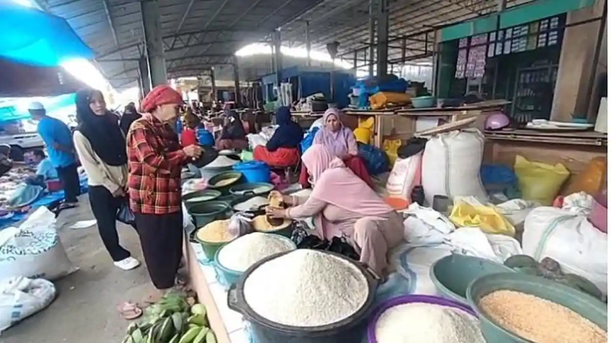 Pedagang Eceran di Bone Sulsel Kesulitan Dapatkan Beras