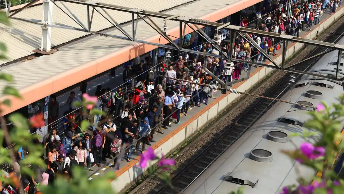 Tarif KRL Pasti Naik Bulan Depan