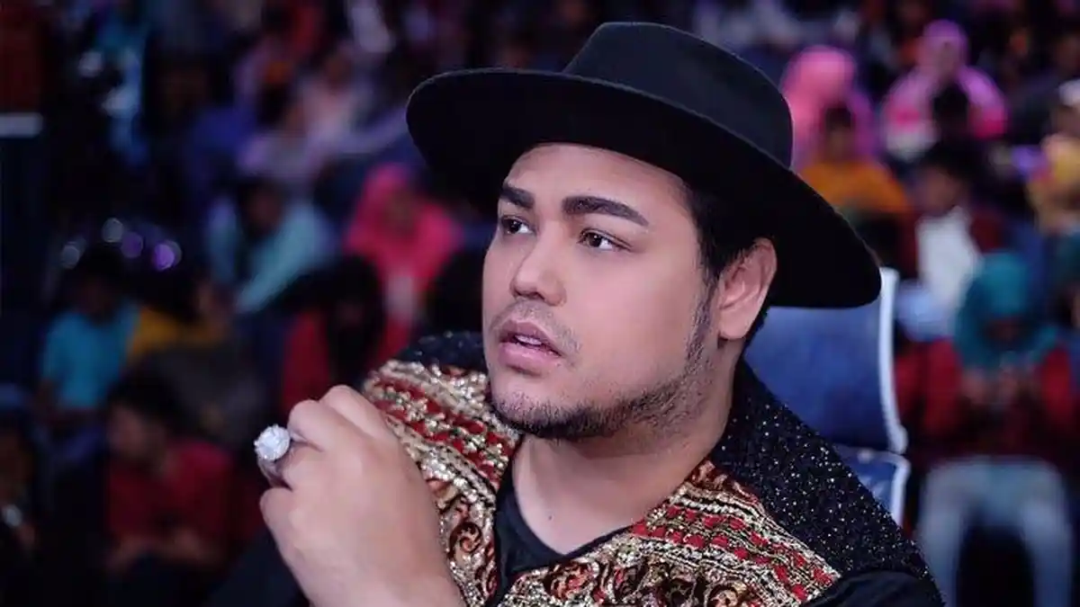 Baju Ivan Gunawan saat Kembali ke Brownis, Tak Kapok Ditegur KPI? Teman Ayu Ting Ting: Nggak Trauma