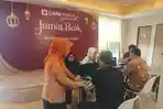 Unit-Usaha-Syariah-PT-Bank-CIMB-Niaga-Tbk-menghadirkan-Program-Jumat-Baik.jpg