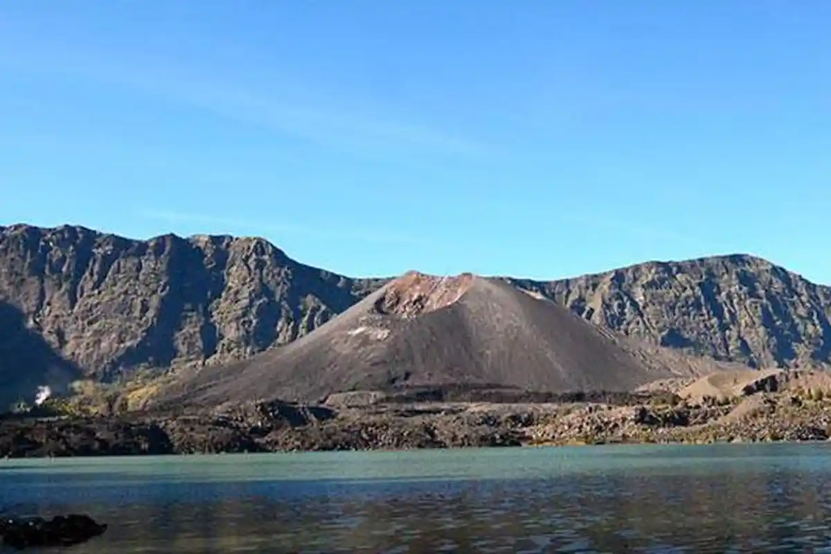 Status Gunung Rinjani Waspada, Bolehkan Pengunjung Melakukan Pendakian?