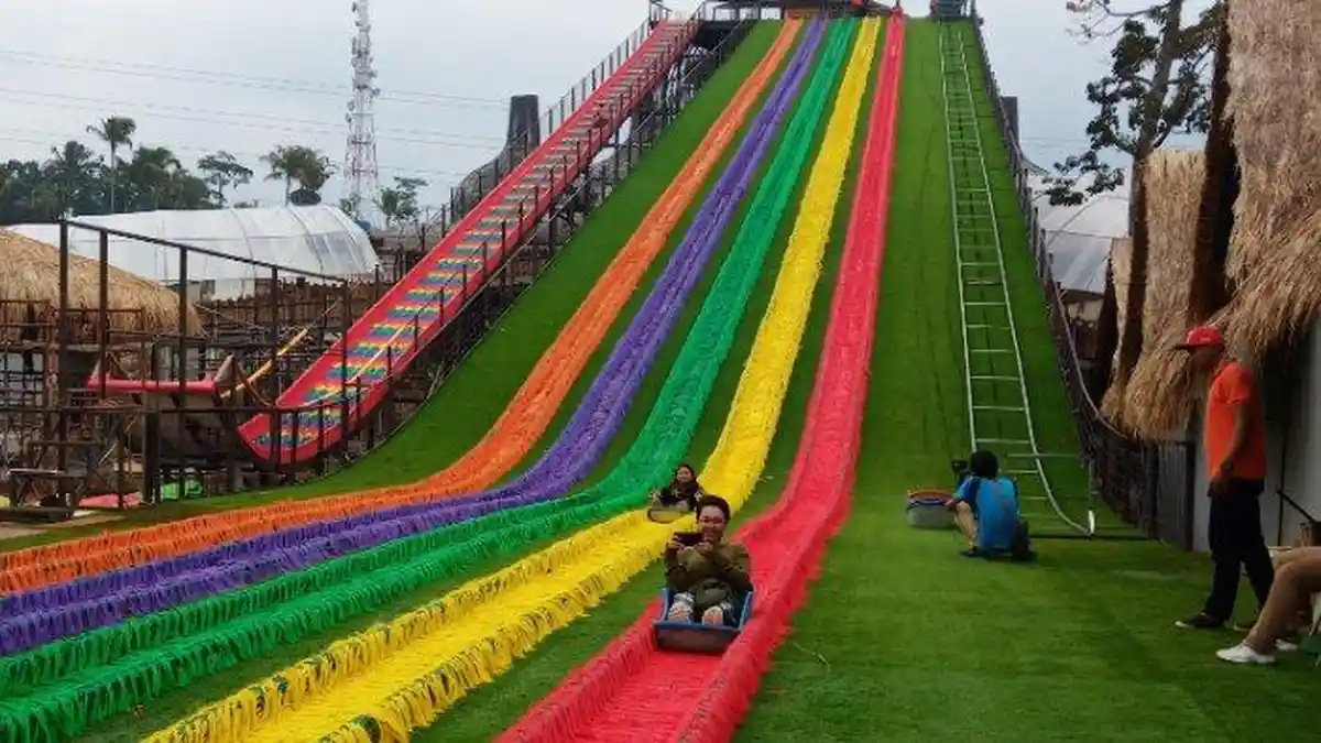 Tempat Wisata Unik dan Instagramable, Harga Tiket Masuk & Jam Buka Dusun Semilir Semarang Juni 2022