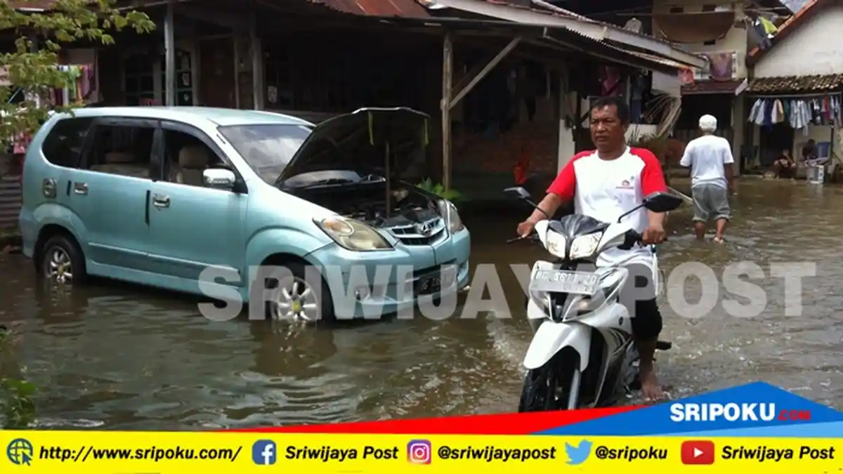 Dilanda Hujan Lebat, Kawasan Jalan Bungaran Palembang Tergenang Banjir