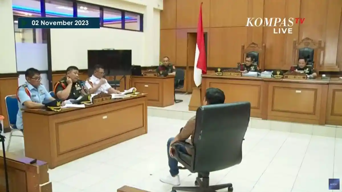 Hakim Minta Oditur Turunkan Nada Bicara dengan Saksi Kunci Kasus Imam Masykur di Ruang Sidang