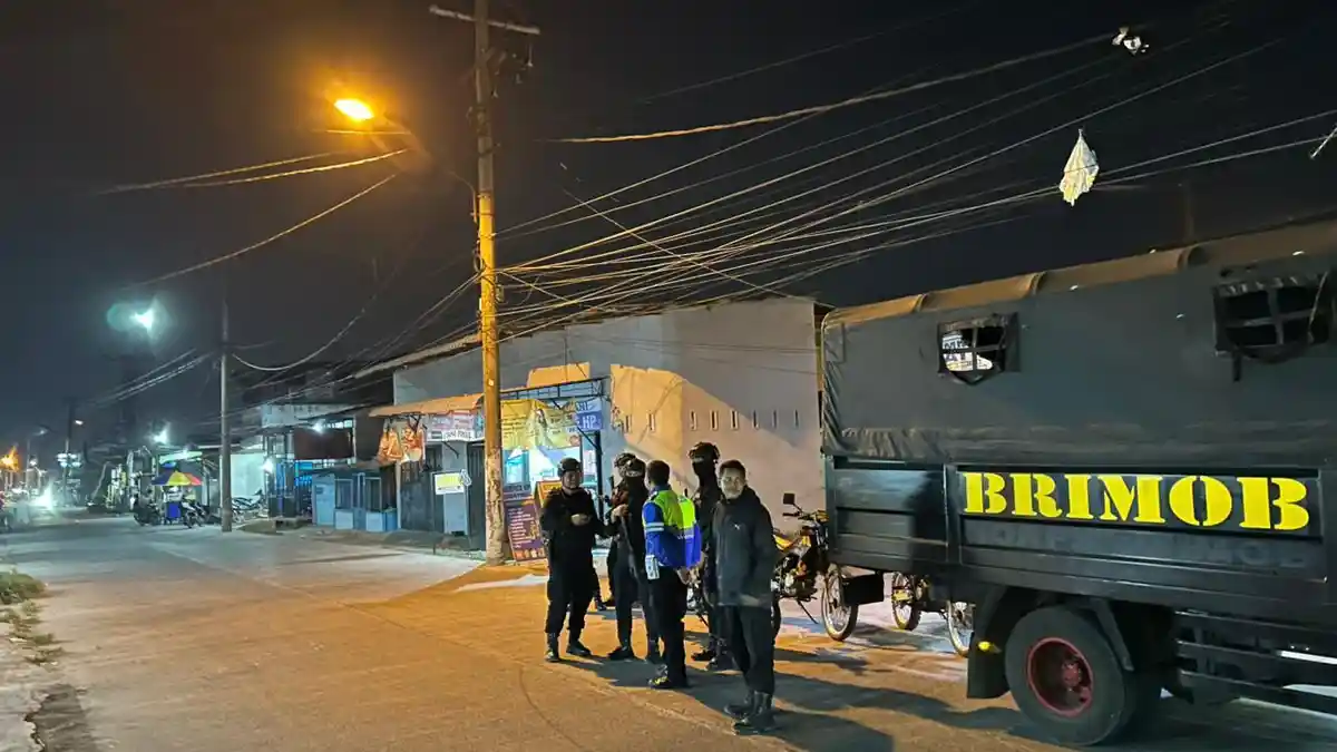 Brimob Polda Sumut Gelar Patroli Skala Besar di Belawan hingga Dini Hari