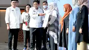 Pj-Gebernur-di-Acara-Fasilitasi-Produk-Halal.jpg