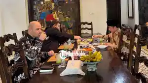 Jokowi-dan-Dubes-Iran-solo.jpg