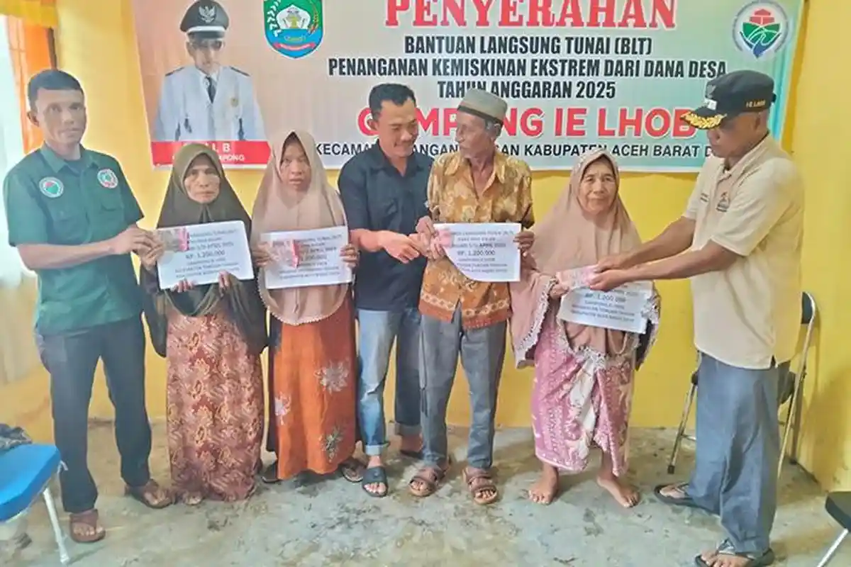 21 Warga Miskin Desa Ie Lhob Abdya Terima BLT