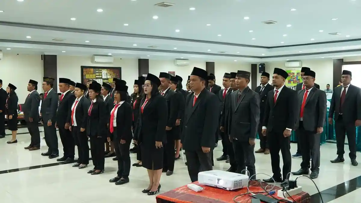 48 Panwascam Dilantik, Ketua Bawaslu Toba: Jaga Nama Baik Lembaga