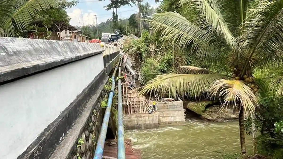 Runtuh Susulan Perparah Kerusakan Jembatan Sojokerto Wonosobo, Perbaikan Ditarget Selesai Awal Juni