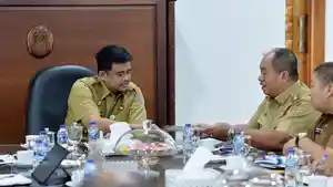 Gubernur-Sumut-Bobby-Nasution-menerima-kunjungan-Bupati-Asahan-Taufik-Zainal111.jpg