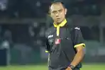 wasit-liga-1-asal-bandung-oki-dwi-putra.jpg