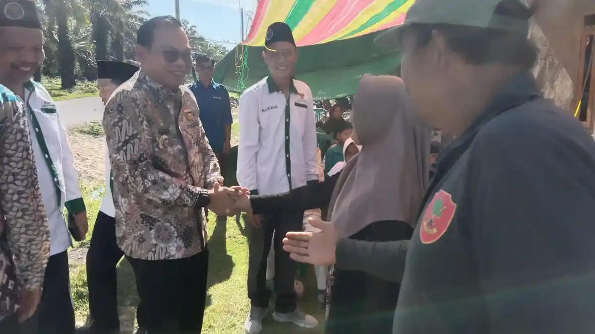 Bupati Seluma Serahkan Rumah Hasil Bedah Rumah Baznas kepada Warga Penago Baru