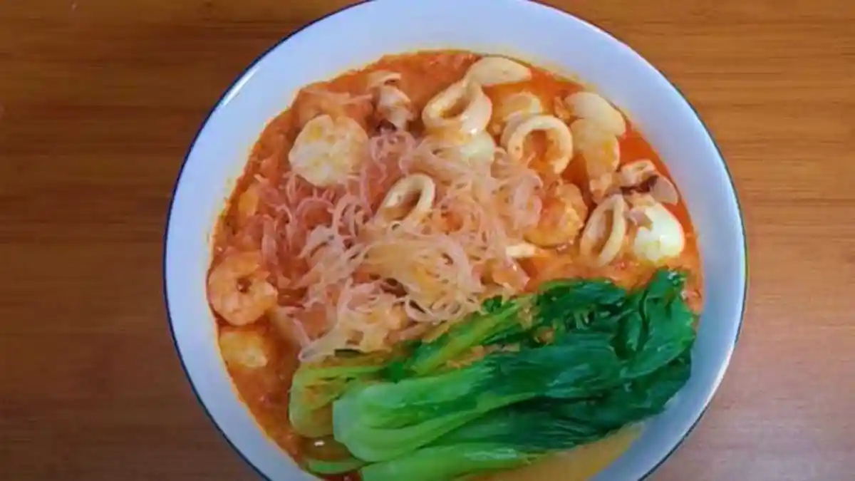 Resep Bihun Kuah Praktis dengan Paduan Kuah Tomyam